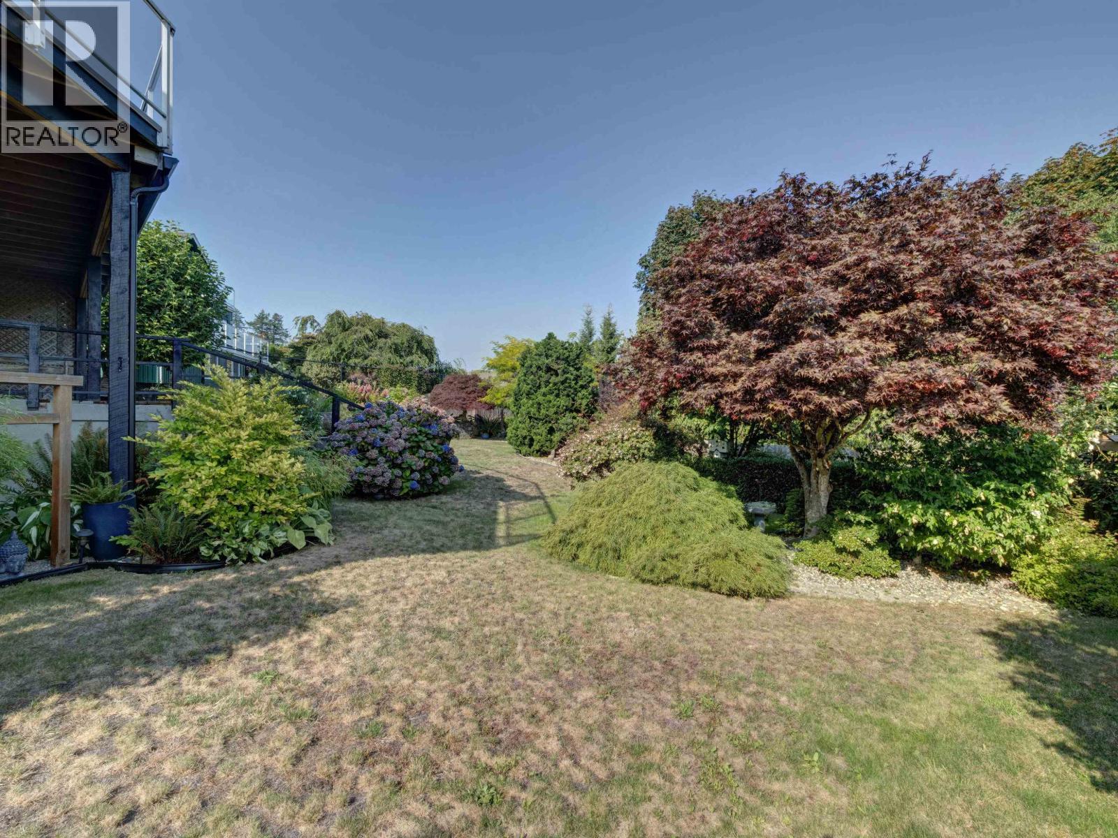 803 OCEANMOUNT BOULEVARD, Gibsons