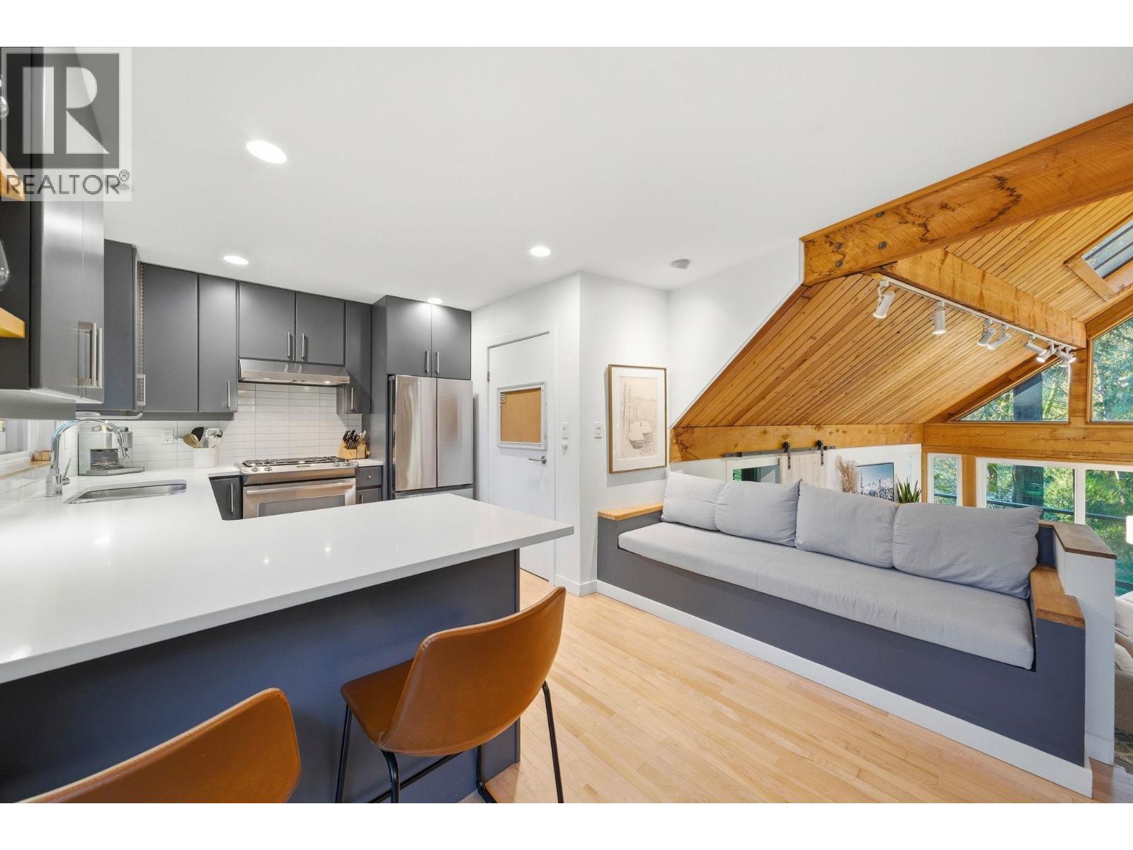 1616 ROXBURY ROAD, North Vancouver