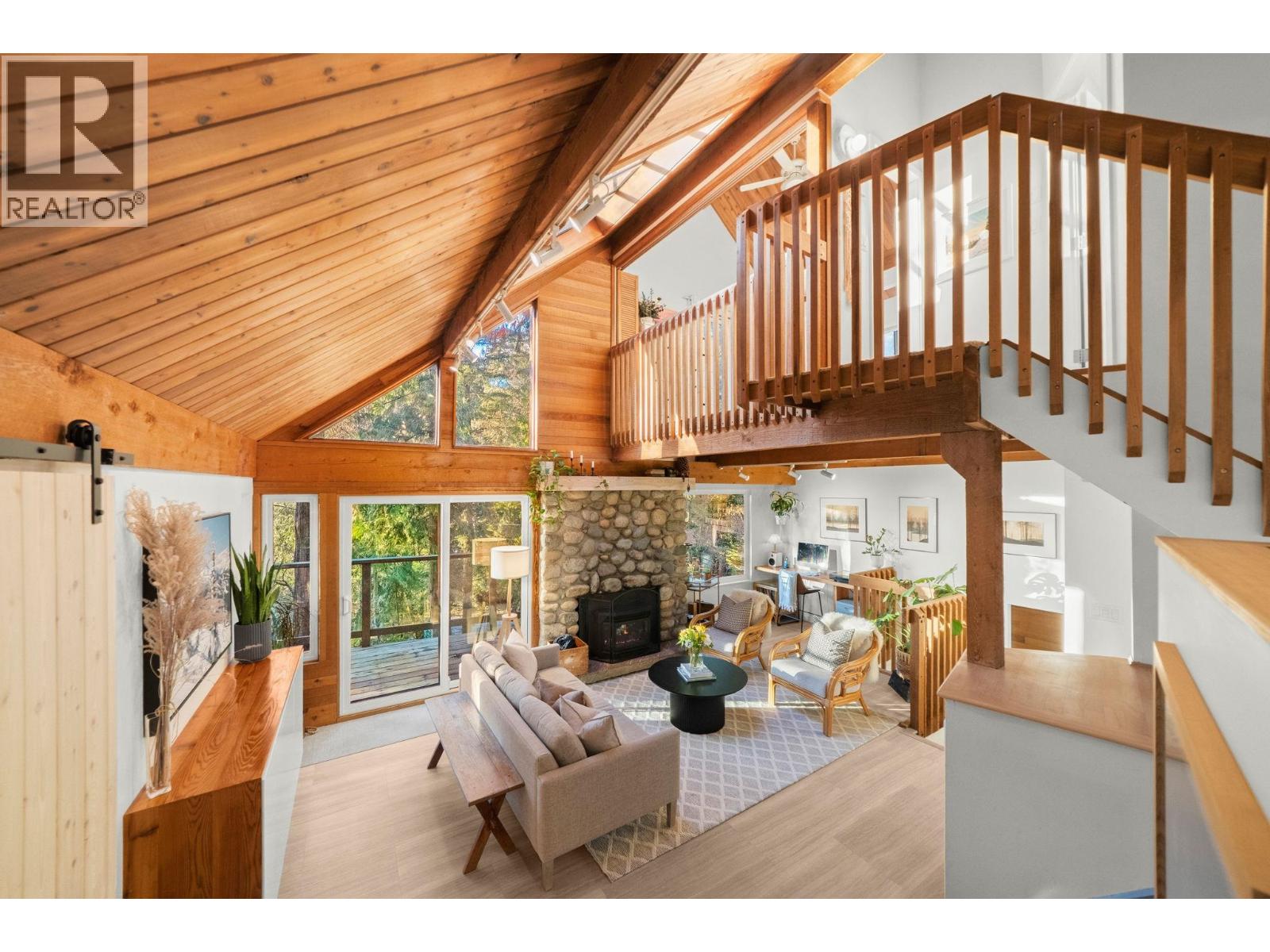 1616 ROXBURY ROAD, North Vancouver