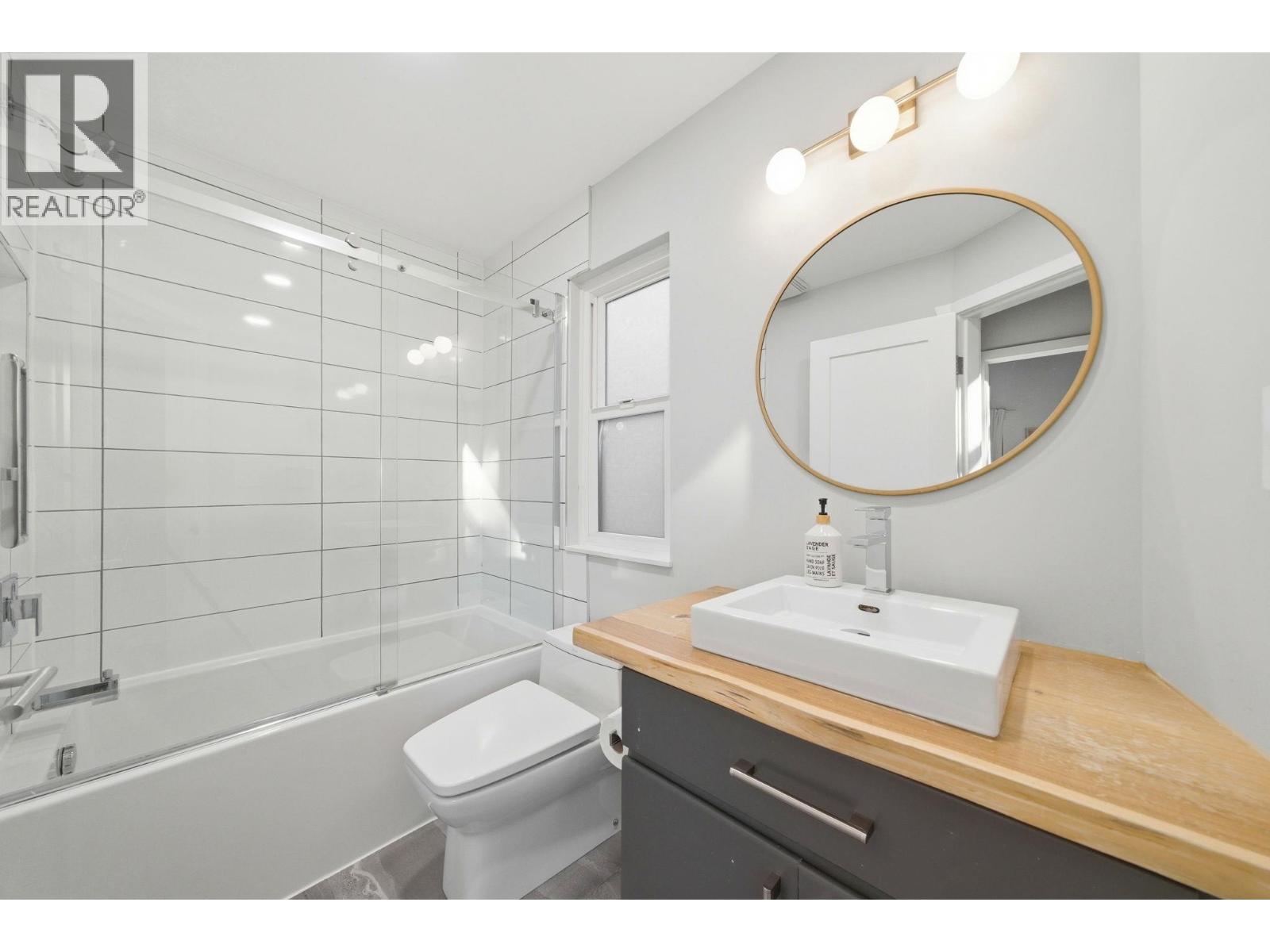 1616 ROXBURY ROAD, North Vancouver