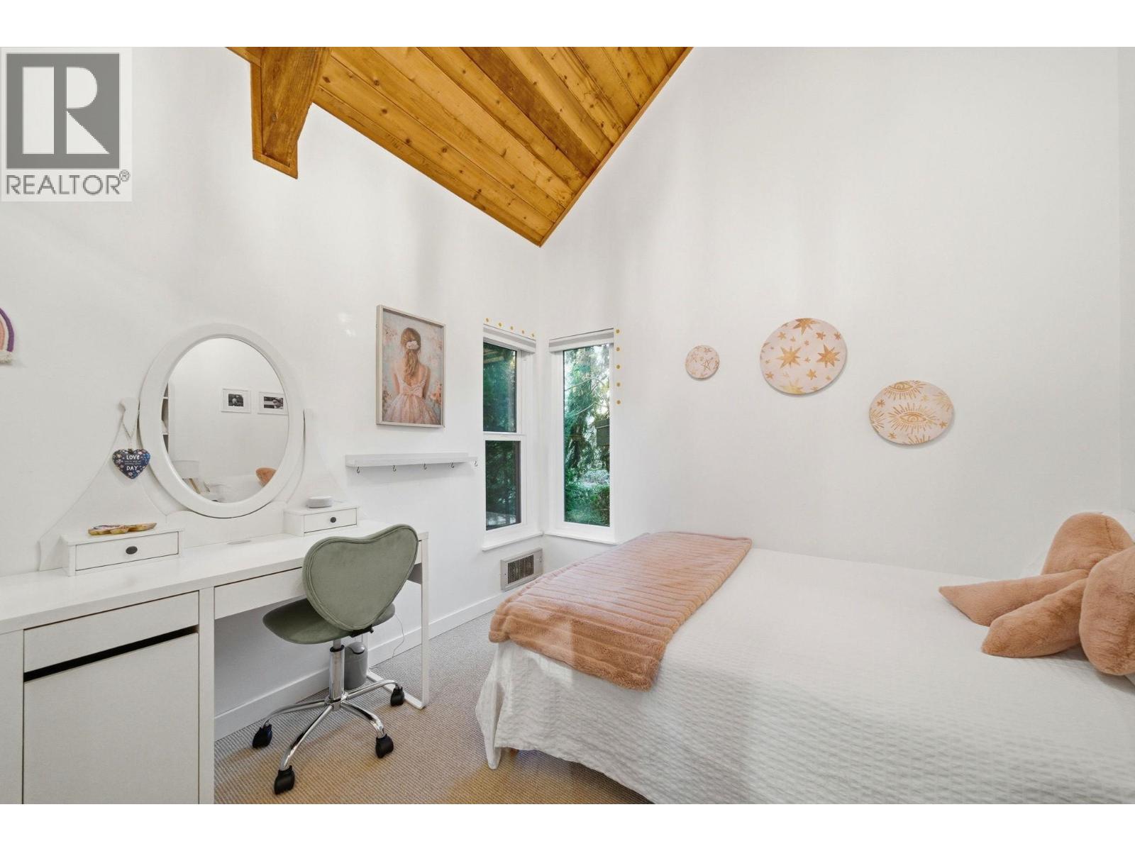 1616 ROXBURY ROAD, North Vancouver