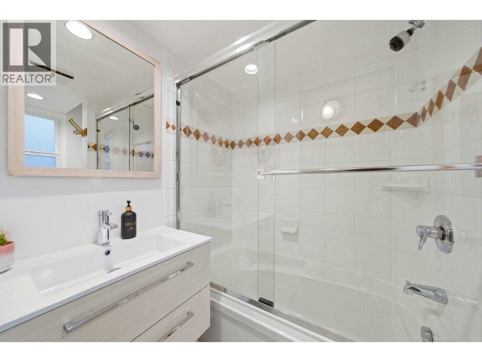 1616 ROXBURY ROAD, North Vancouver