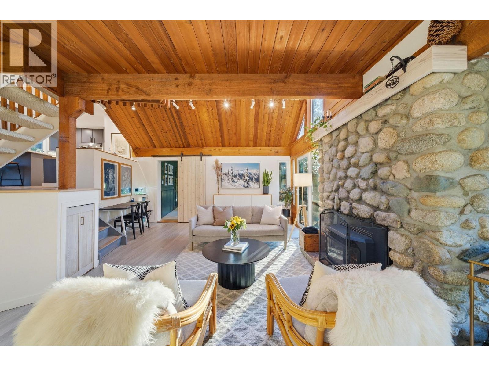 1616 ROXBURY ROAD, North Vancouver