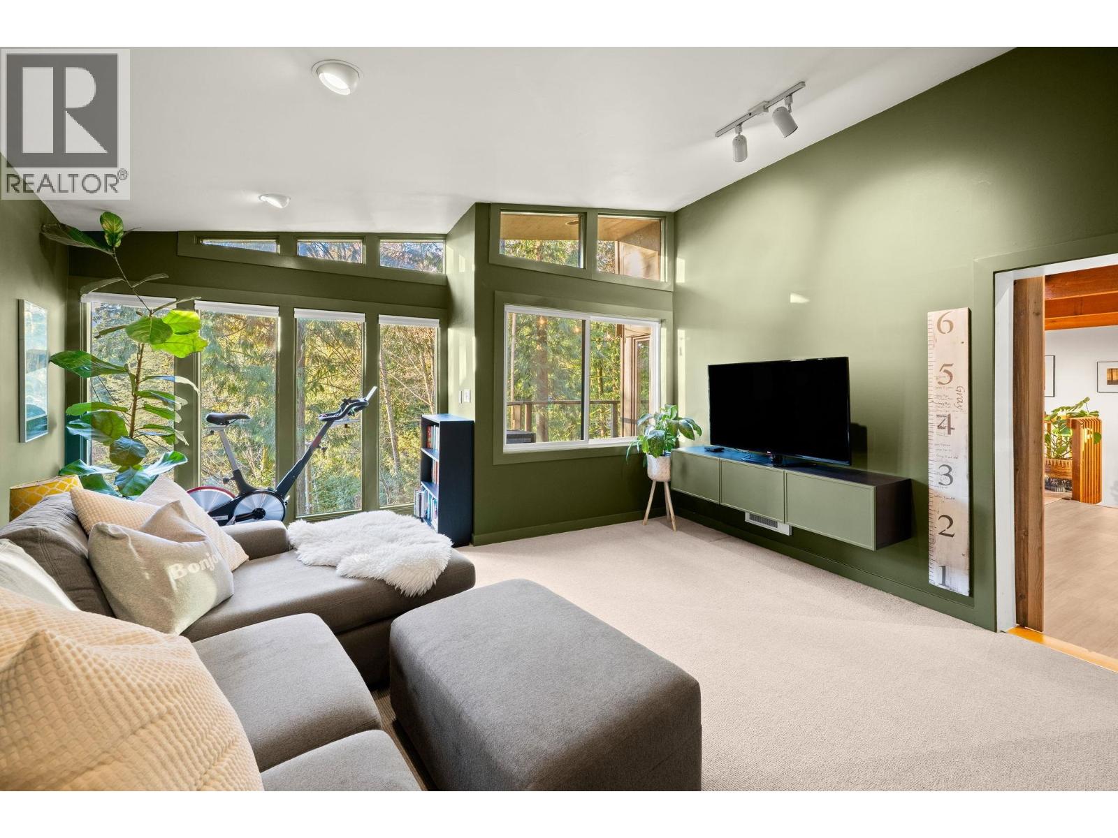 1616 ROXBURY ROAD, North Vancouver