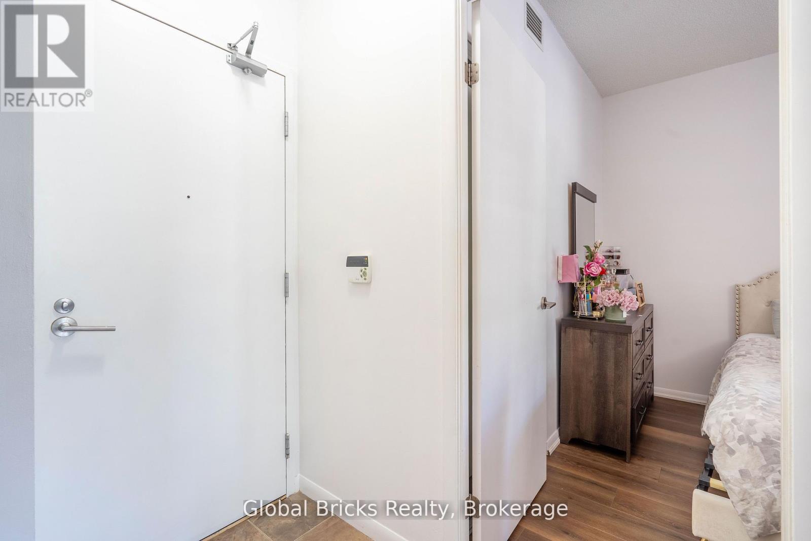 #215- 215 Fort York Boulevard, Toronto, ON photo 13