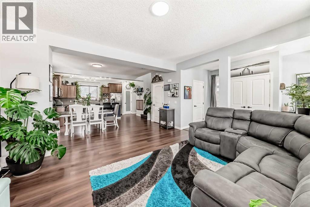 94 River Heights Green, Cochrane