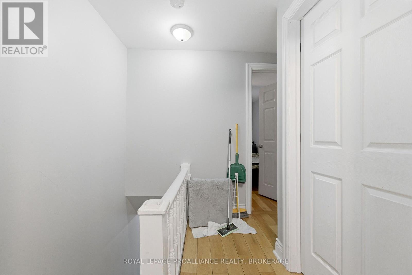 511 VICTORIA STREET - 25