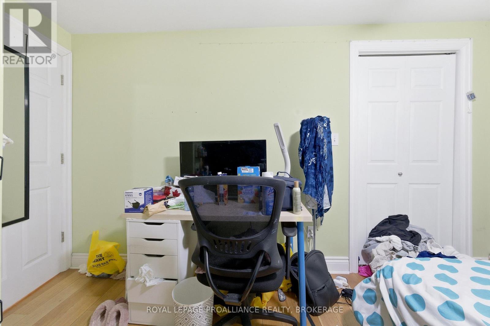511 VICTORIA STREET - 37