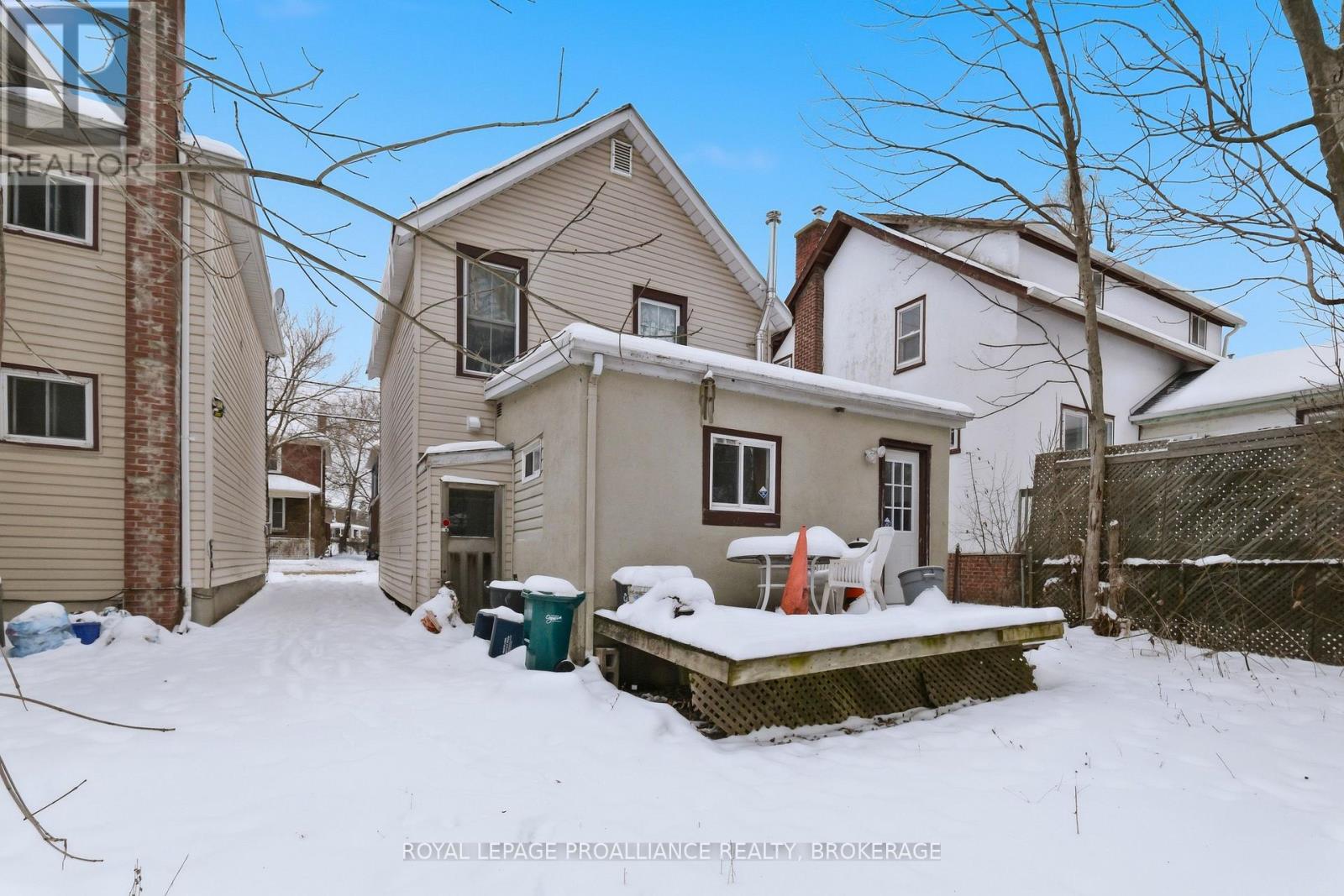 511 VICTORIA STREET - 5