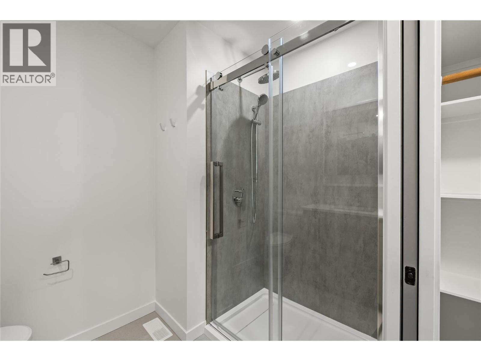 3 2957 Conlin Court, Kelowna