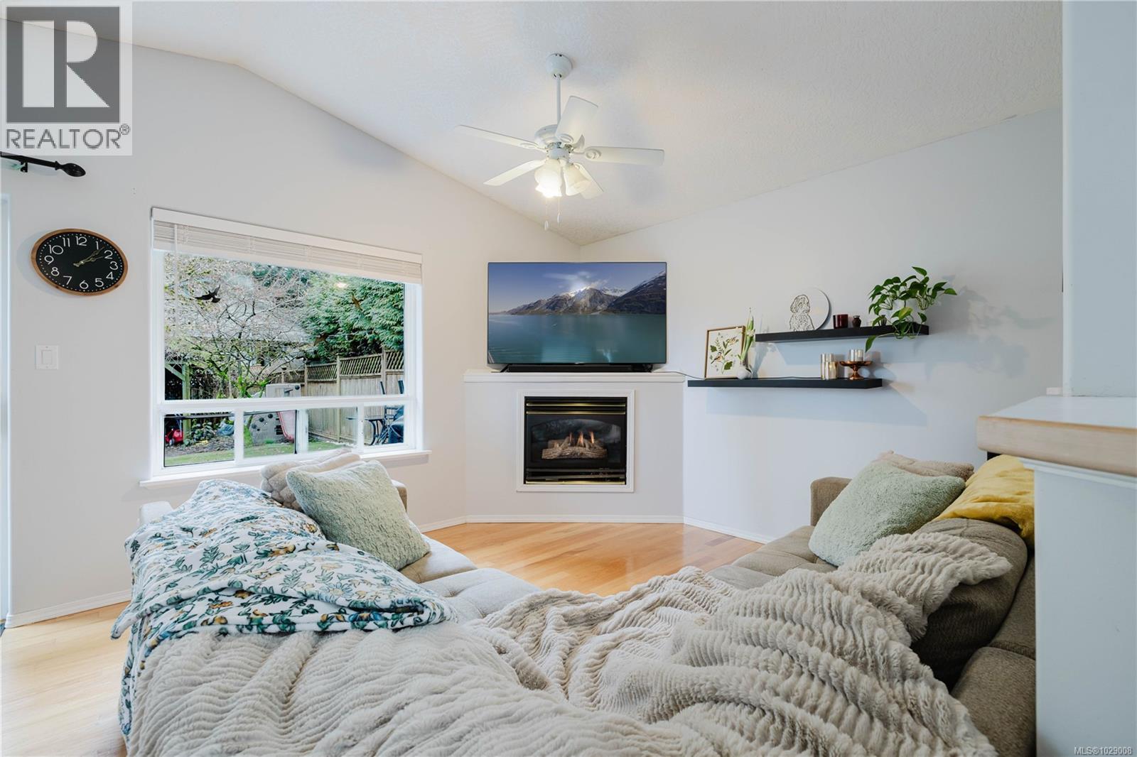 3240 HILLWOOD RD - 8