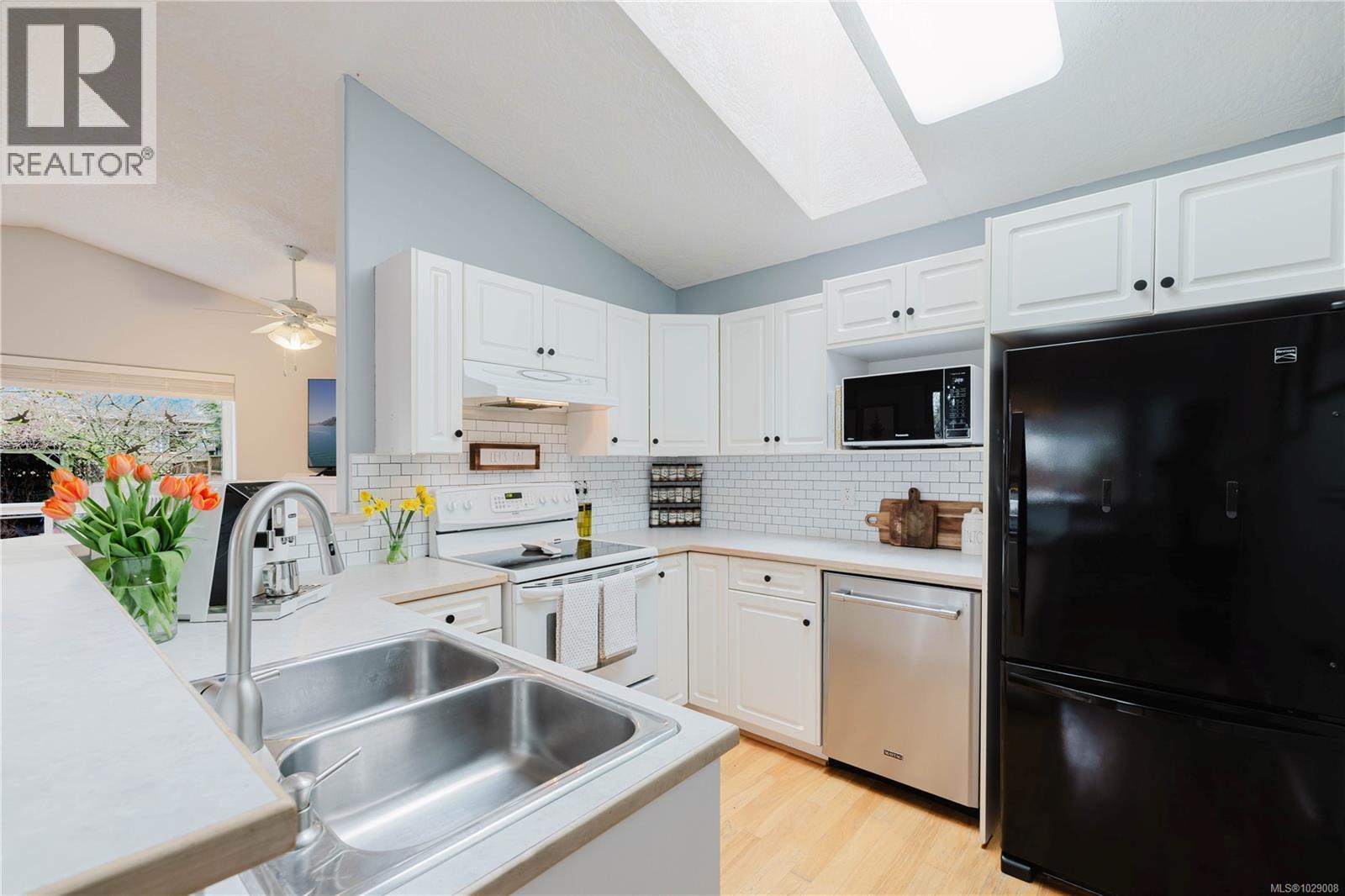 3240 HILLWOOD RD - 14