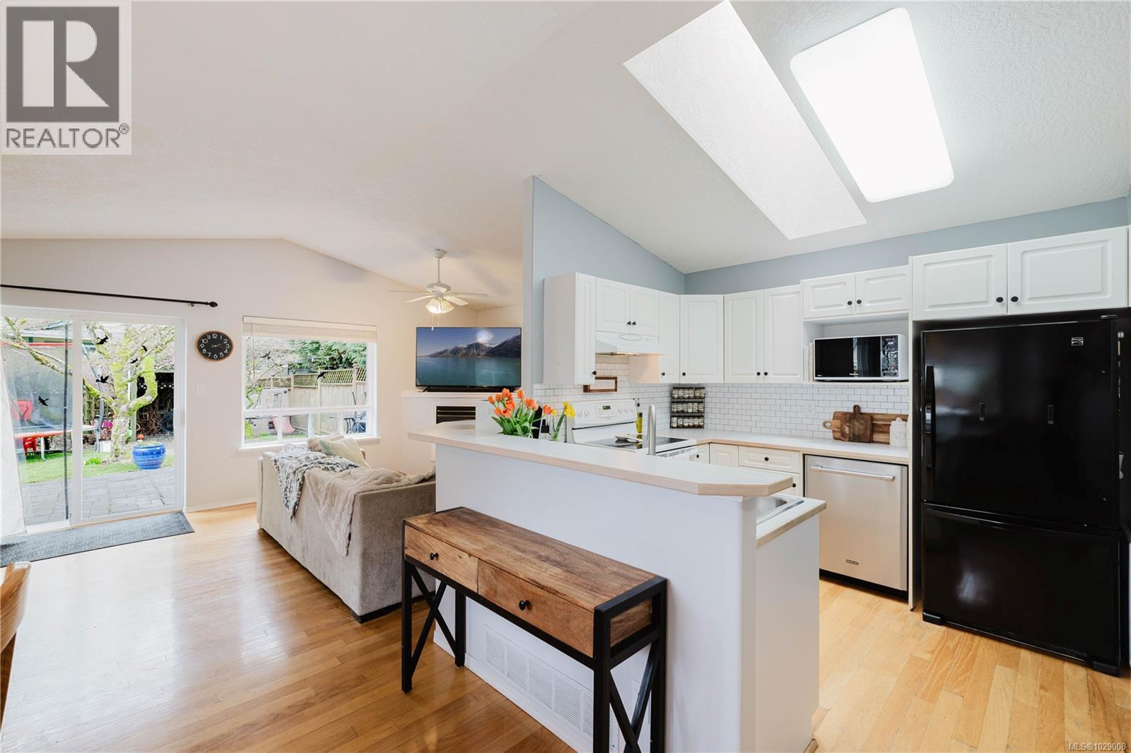 3240 HILLWOOD RD - 13