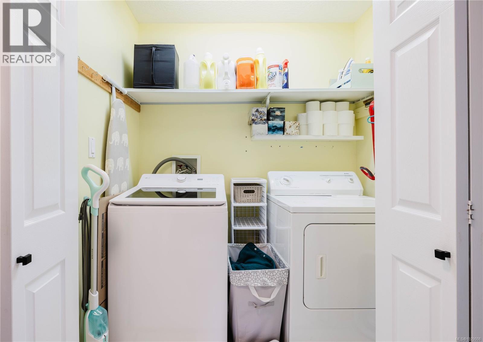 3240 HILLWOOD RD - 34