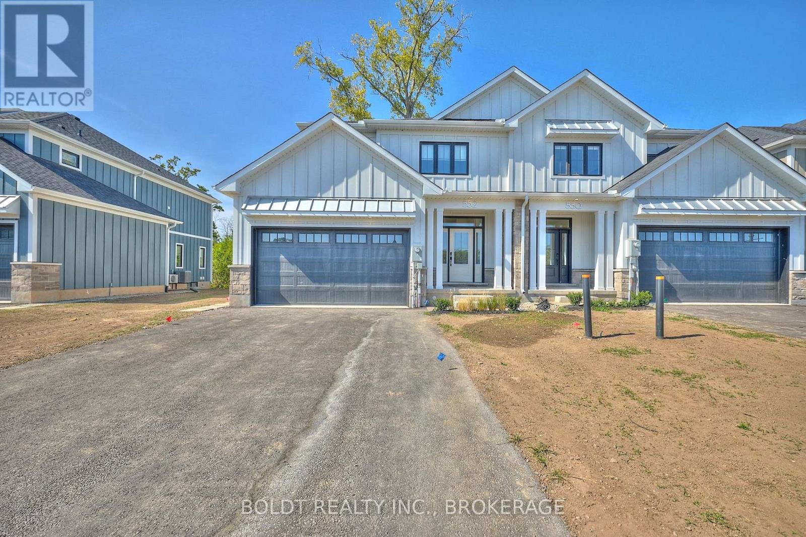 552 MISSISSAUGA AVENUE