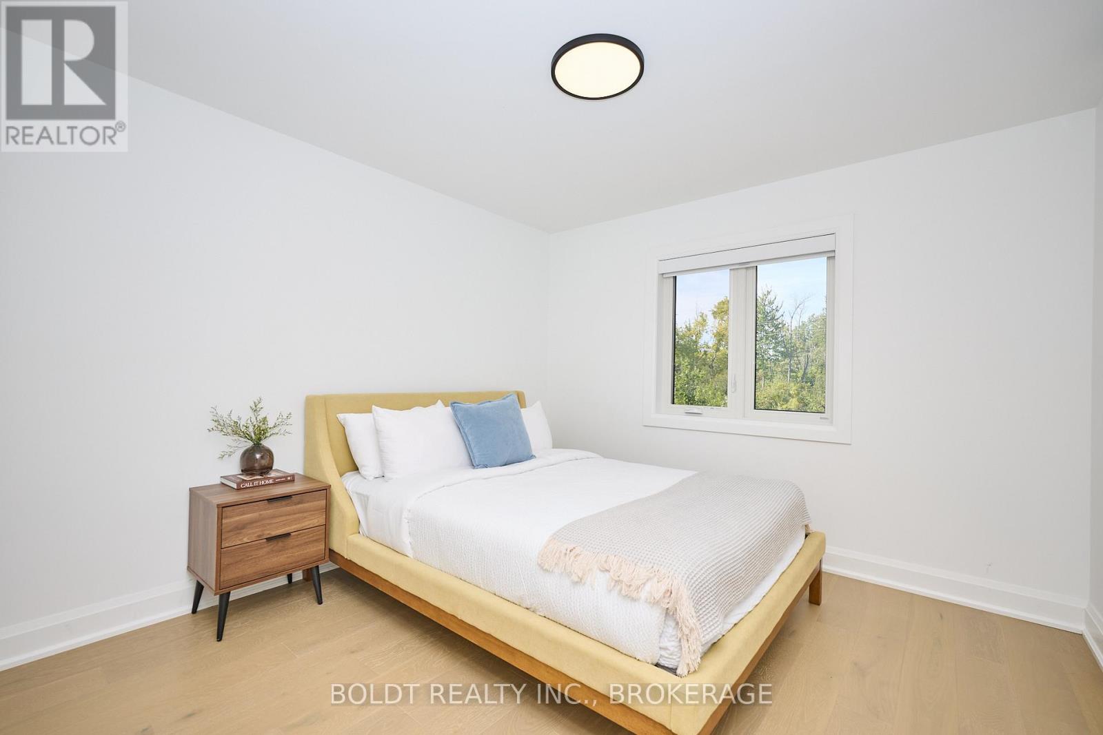 552 MISSISSAUGA AVENUE - 18