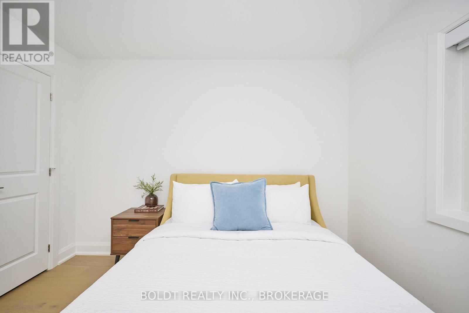 552 MISSISSAUGA AVENUE - 19