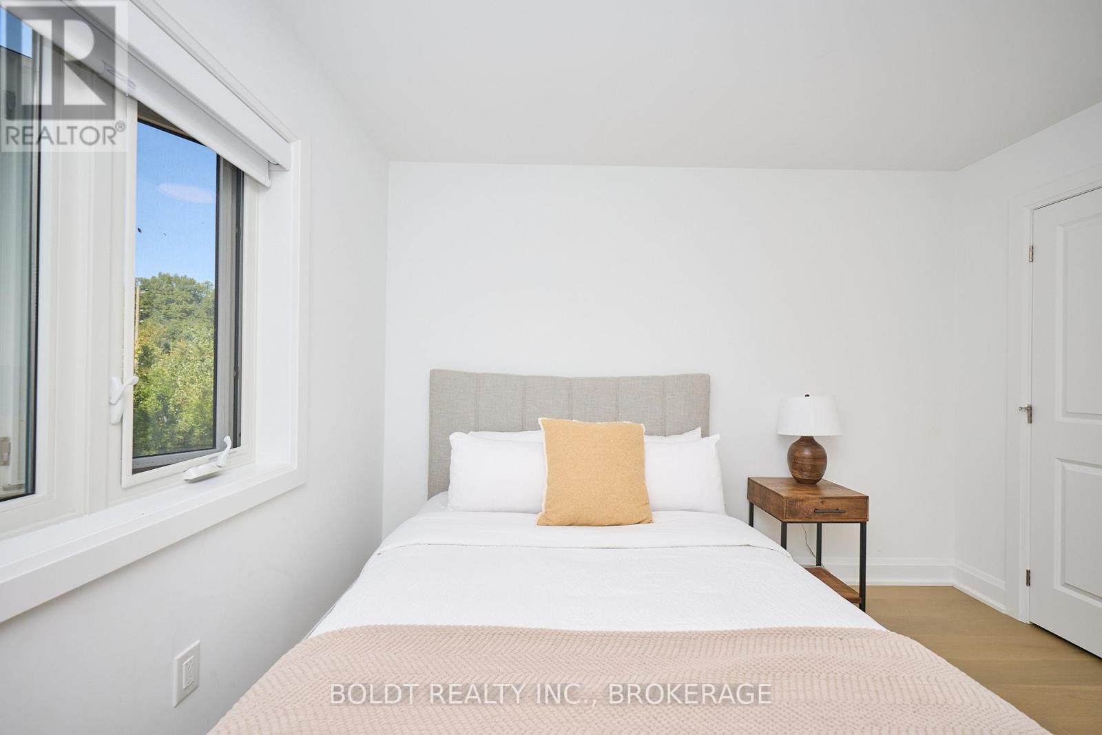 552 MISSISSAUGA AVENUE - 22