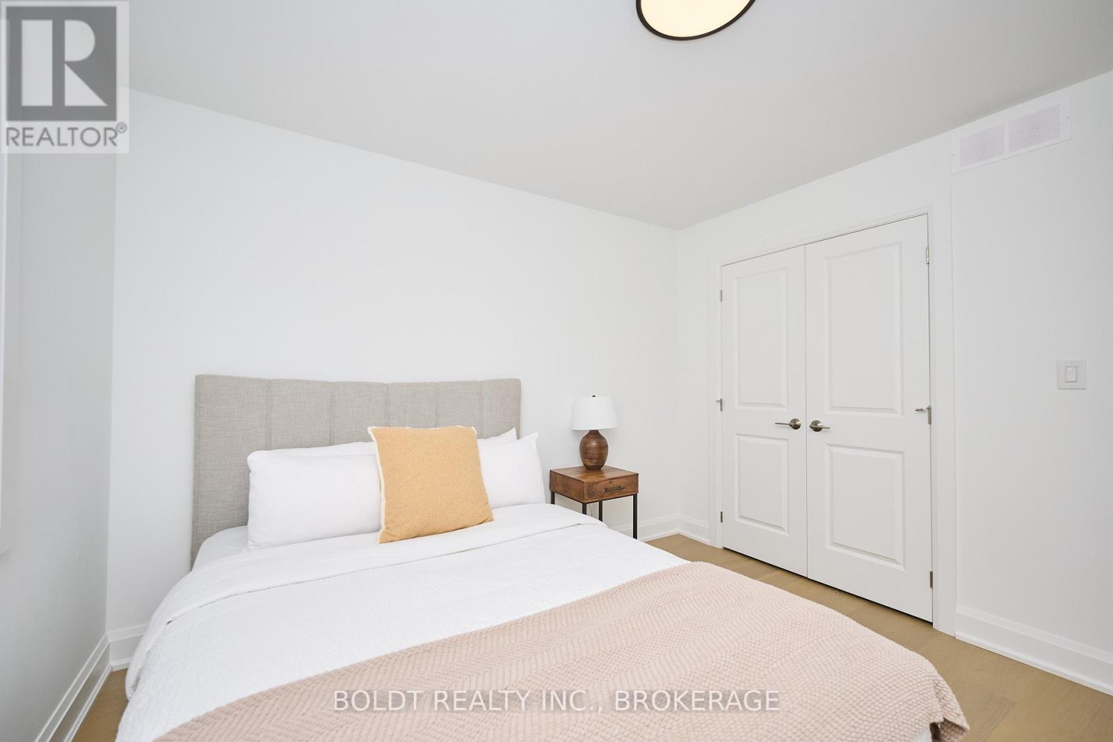 552 MISSISSAUGA AVENUE - 23