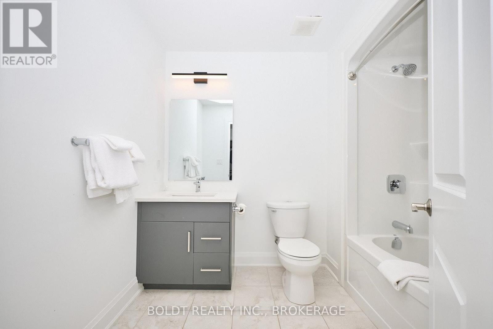 552 MISSISSAUGA AVENUE - 25