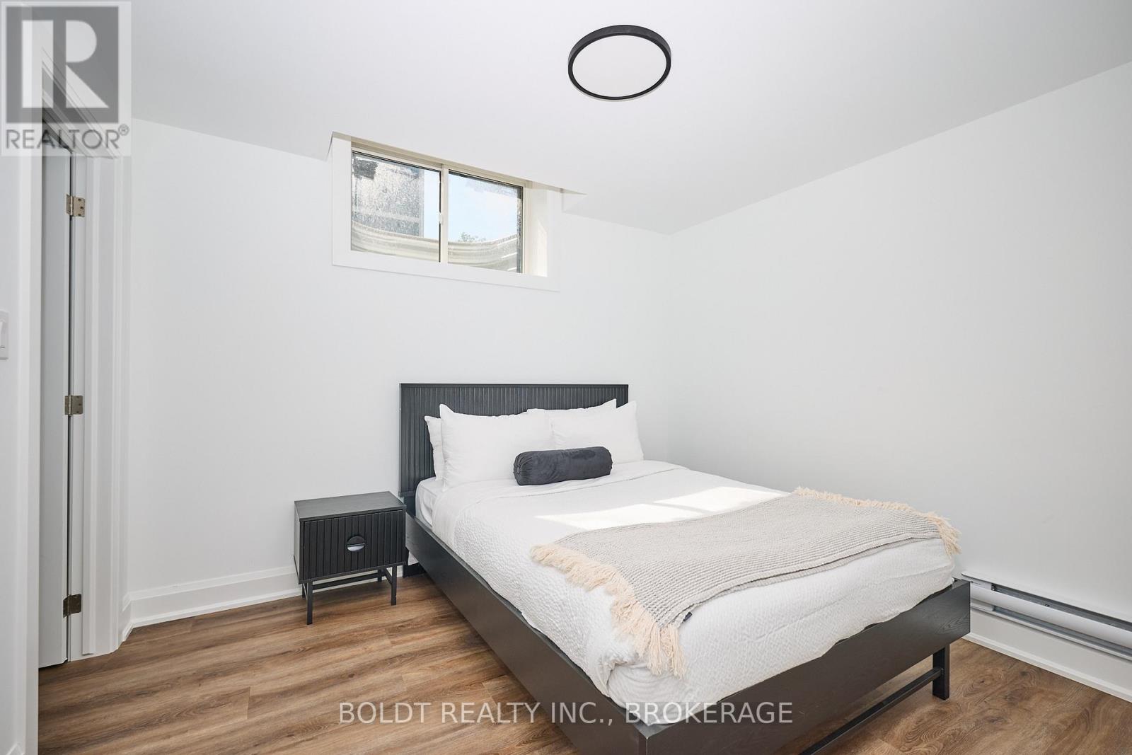 552 MISSISSAUGA AVENUE - 29