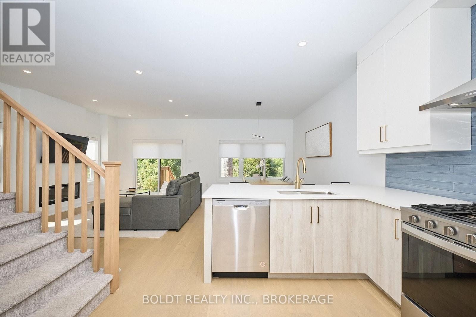 552 MISSISSAUGA AVENUE - 6