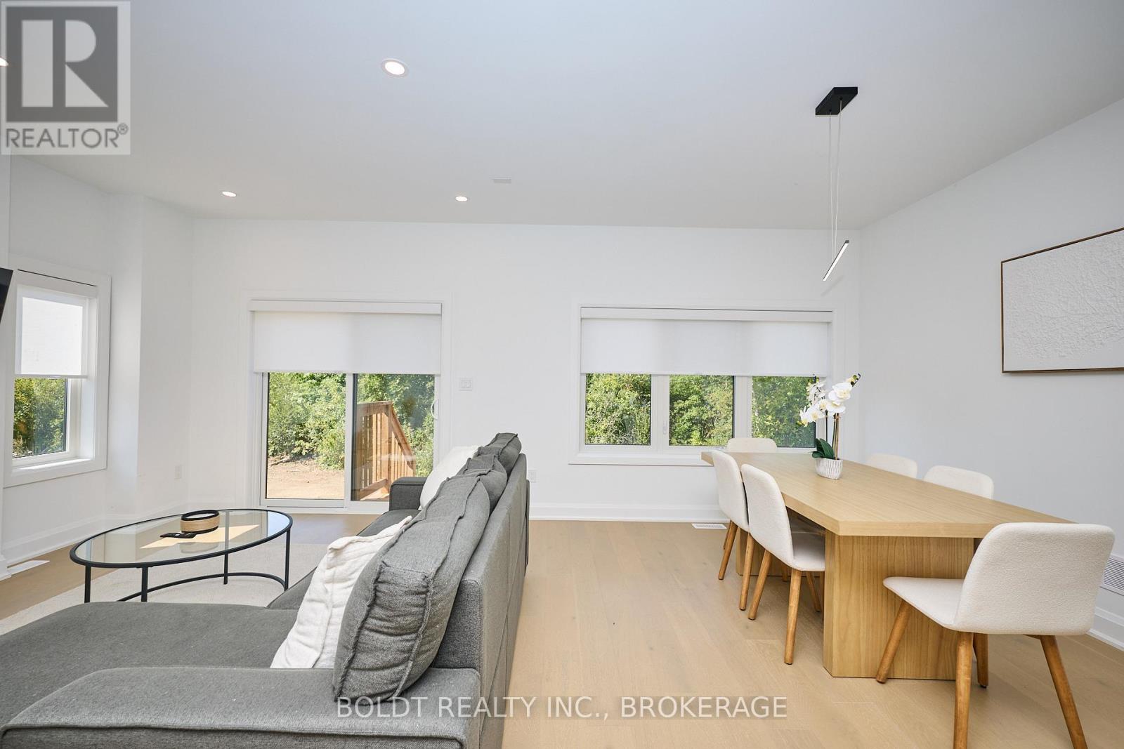 552 MISSISSAUGA AVENUE - 8