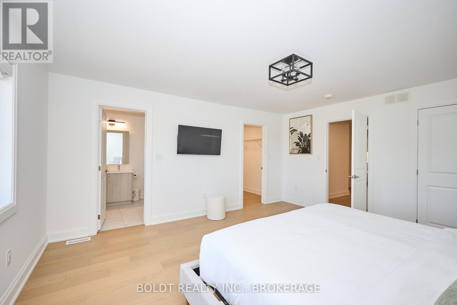 556 MISSISSAUGA AVENUE - 14