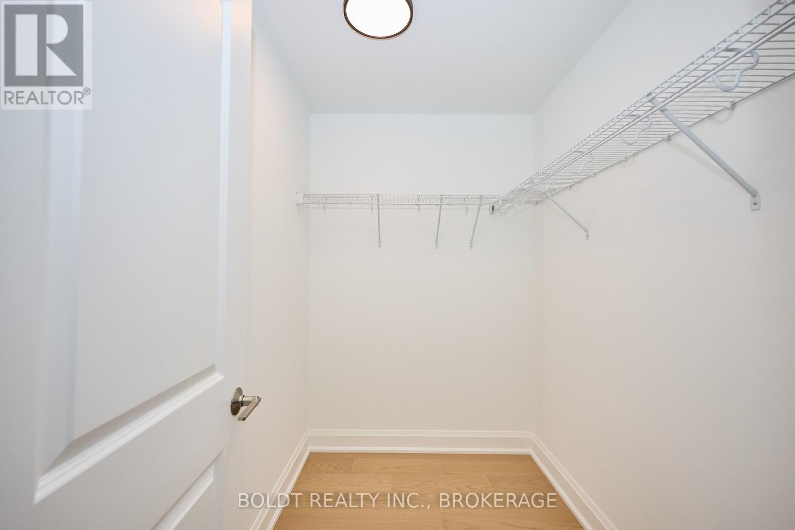 556 MISSISSAUGA AVENUE - 16