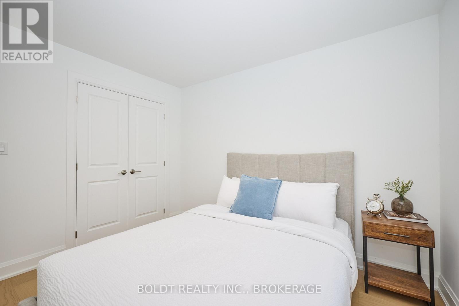 556 MISSISSAUGA AVENUE - 18