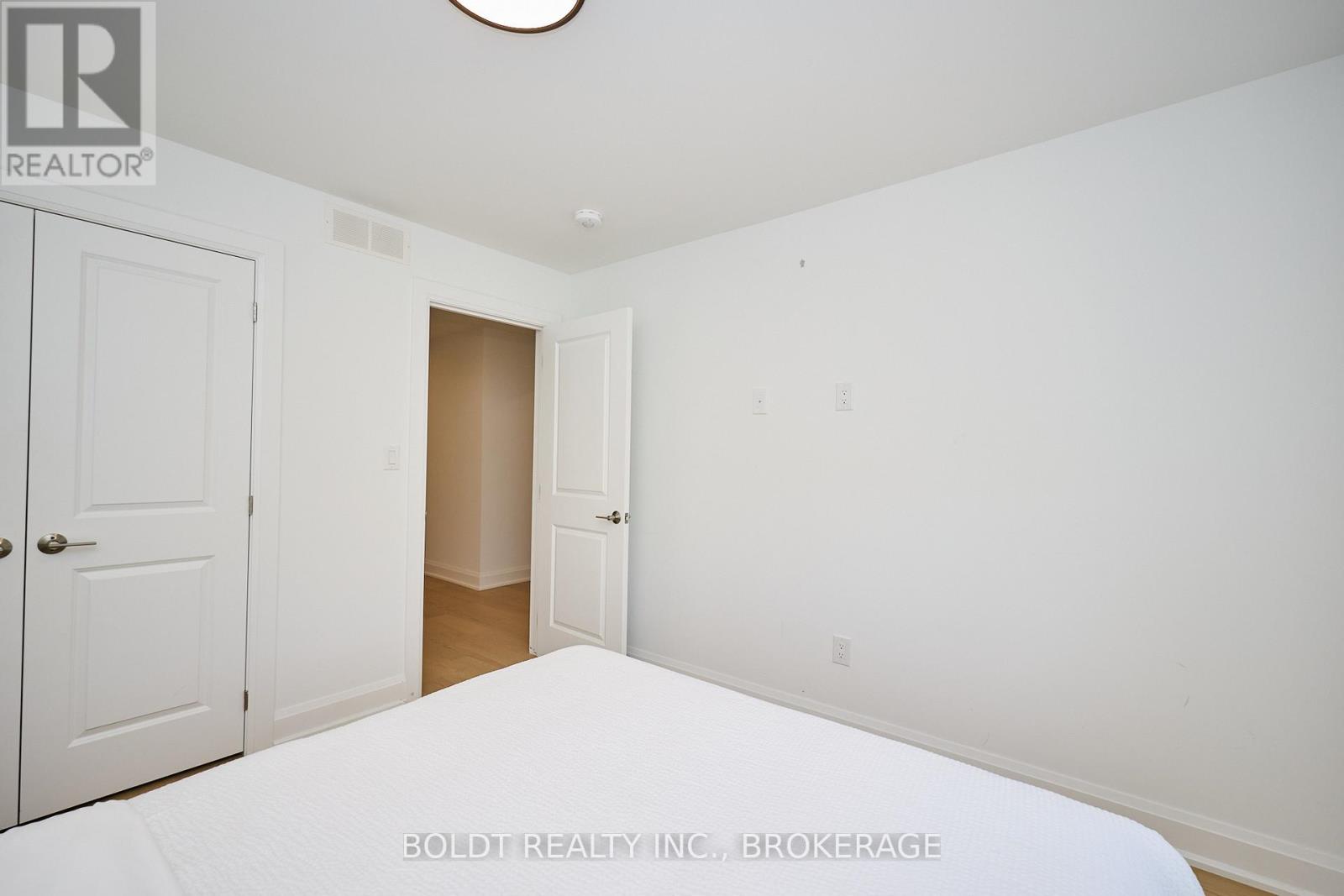 556 MISSISSAUGA AVENUE - 22