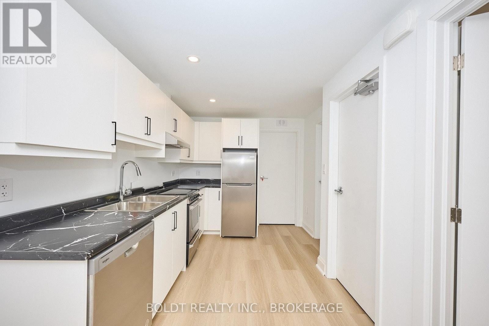 556 MISSISSAUGA AVENUE - 26