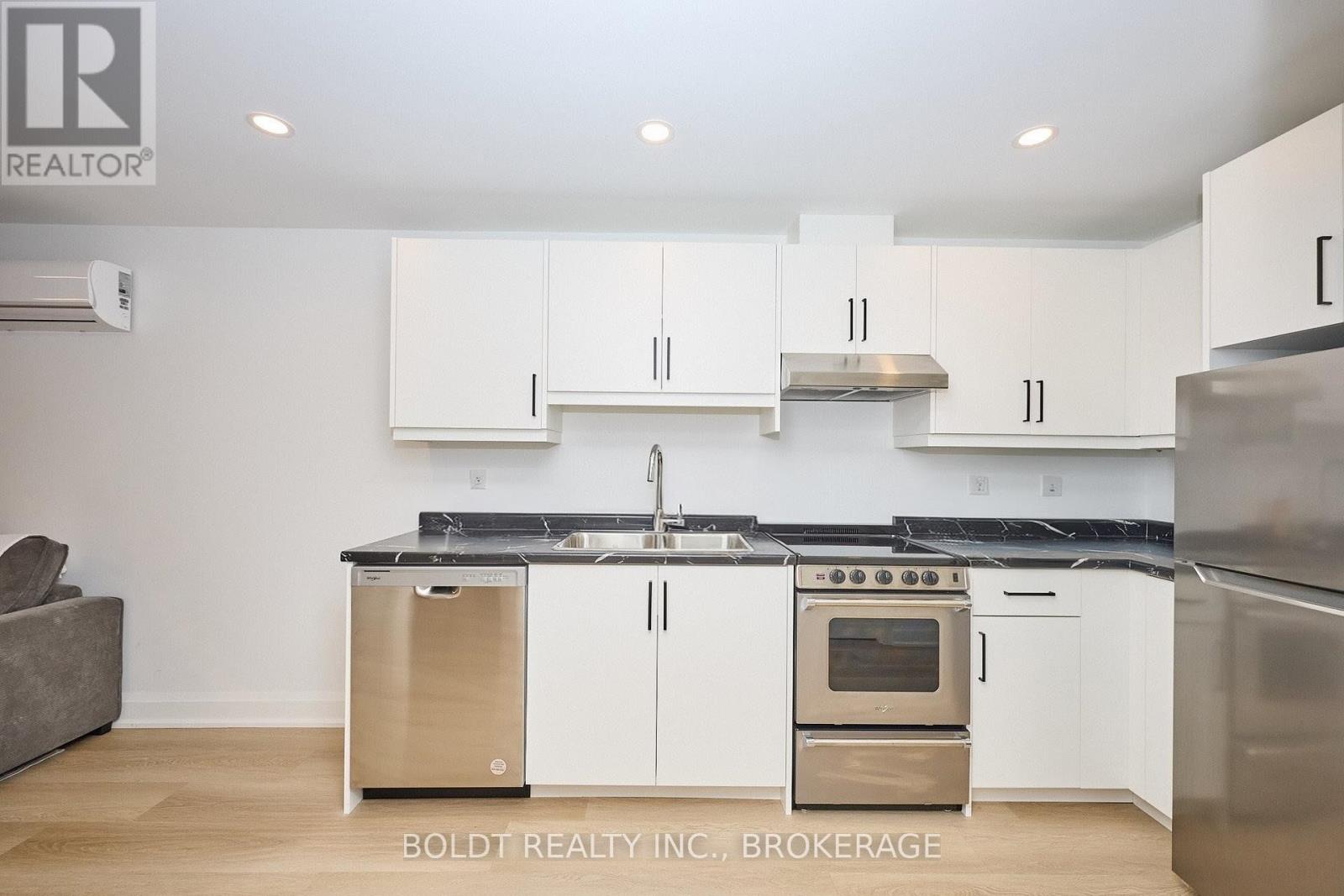 556 MISSISSAUGA AVENUE - 27