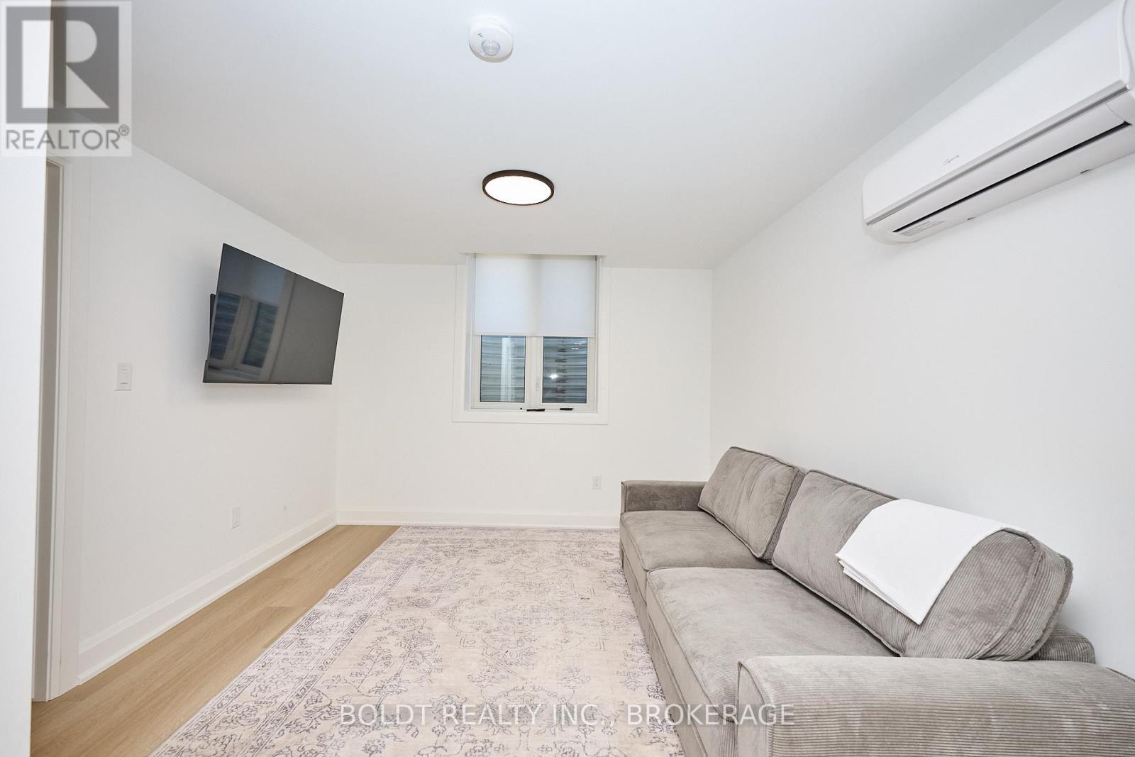 556 MISSISSAUGA AVENUE - 28