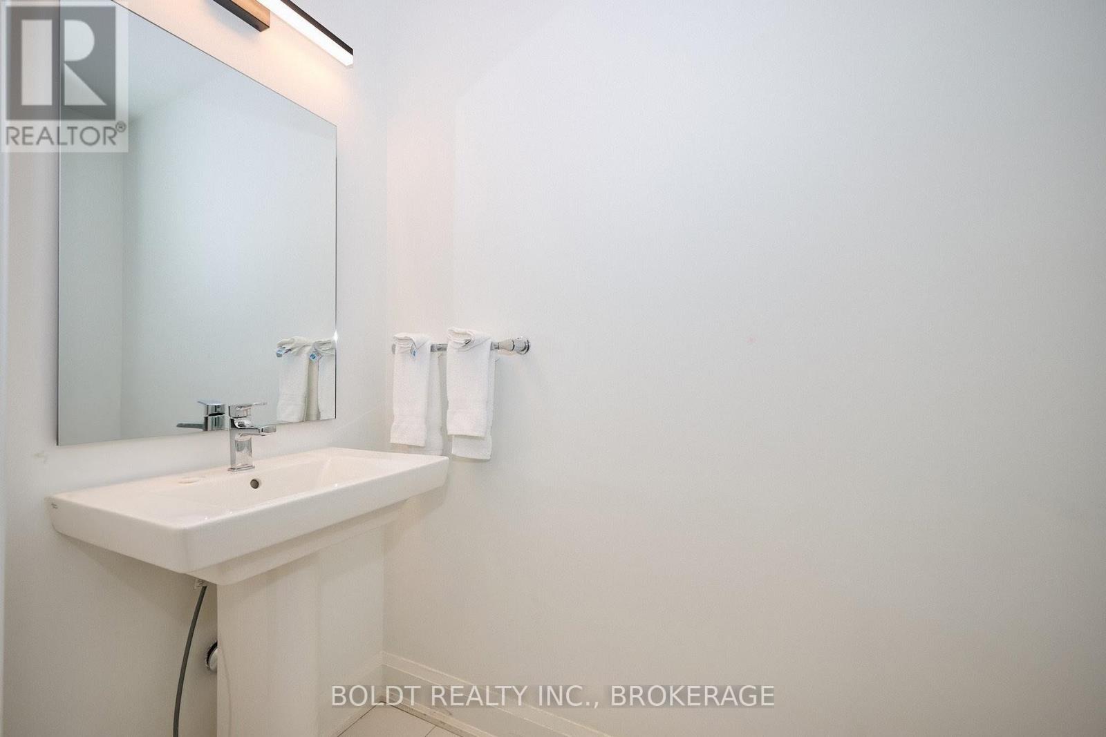 556 MISSISSAUGA AVENUE - 3