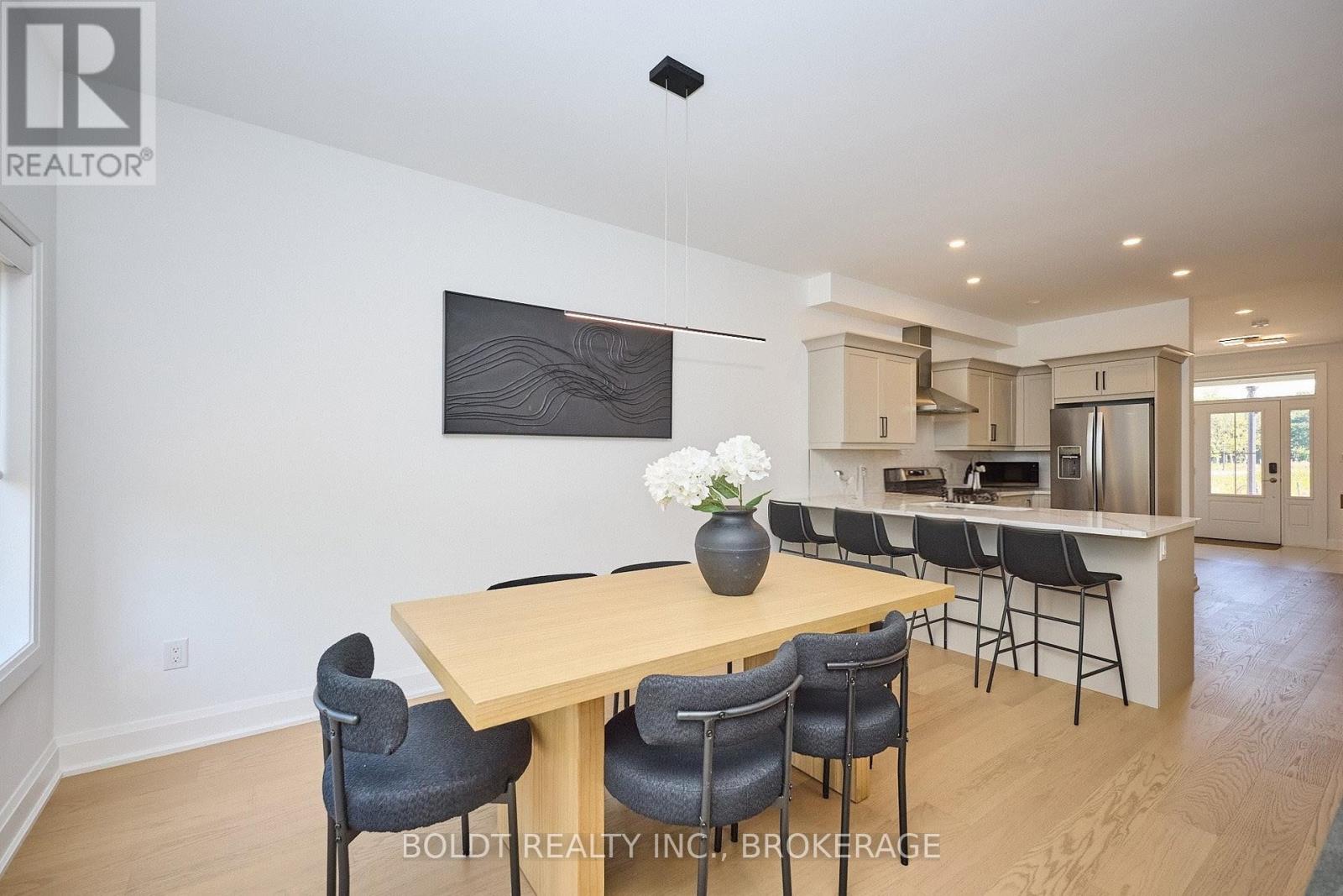 556 MISSISSAUGA AVENUE - 6