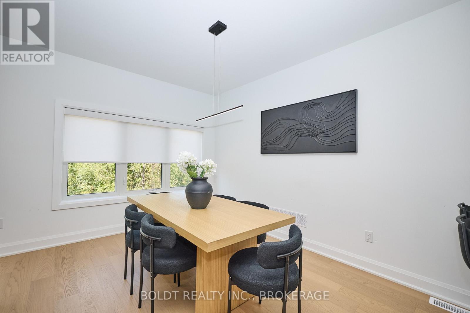 556 MISSISSAUGA AVENUE - 8