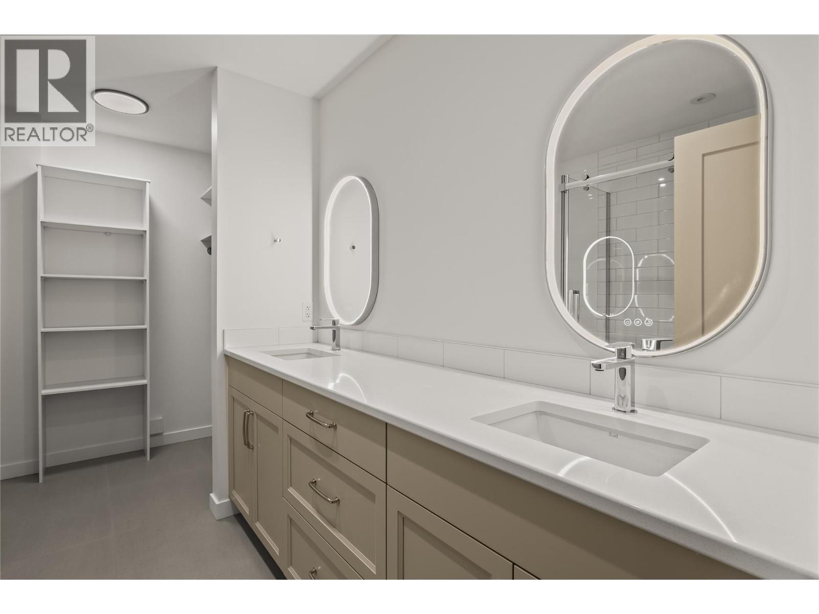 1 2957 Conlin Court, Kelowna