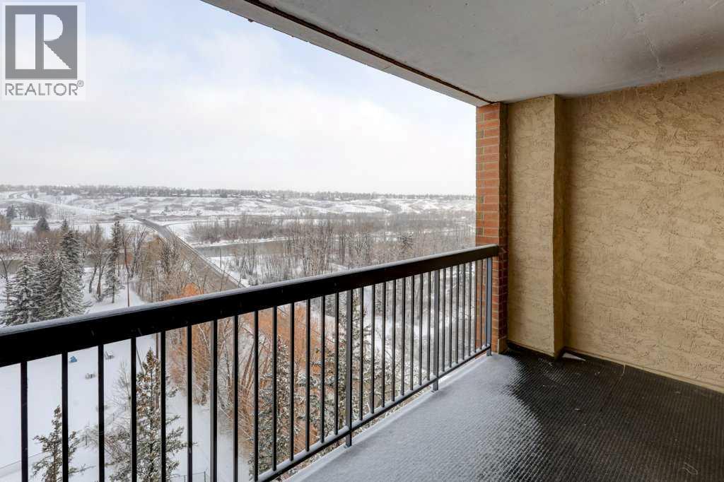 Single Family House for Sale in    Avenue NW Bowness Calgary 