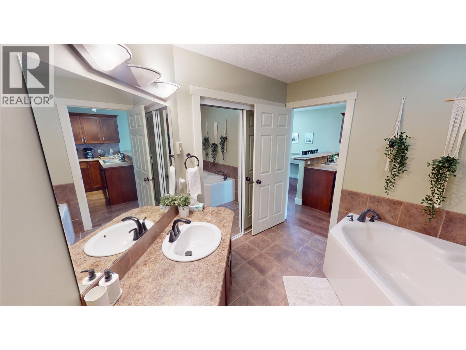 7307 PROSPECTOR Avenue Unit# 205, Radium Hot Springs