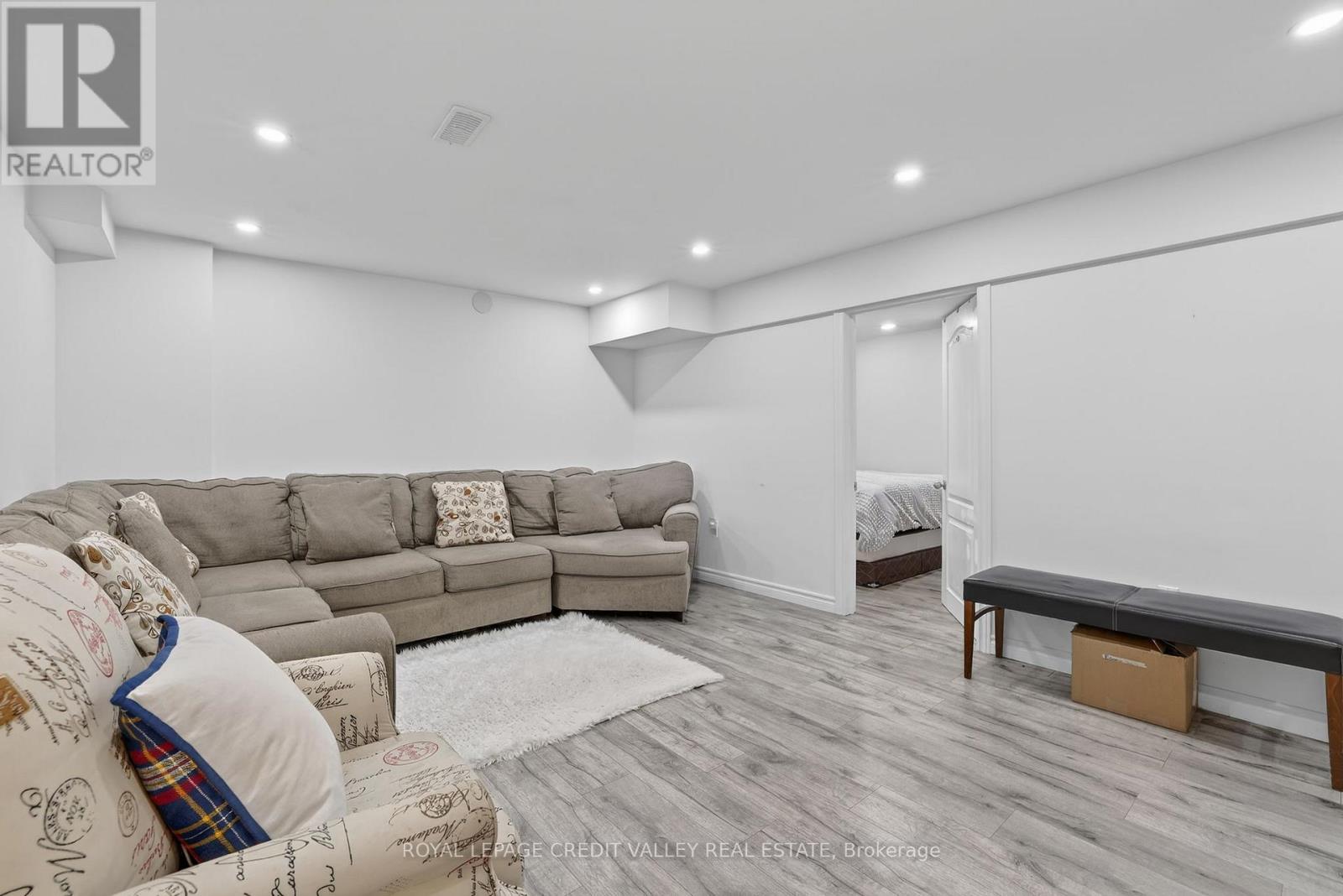 29 MEMORIAL COURT - 36