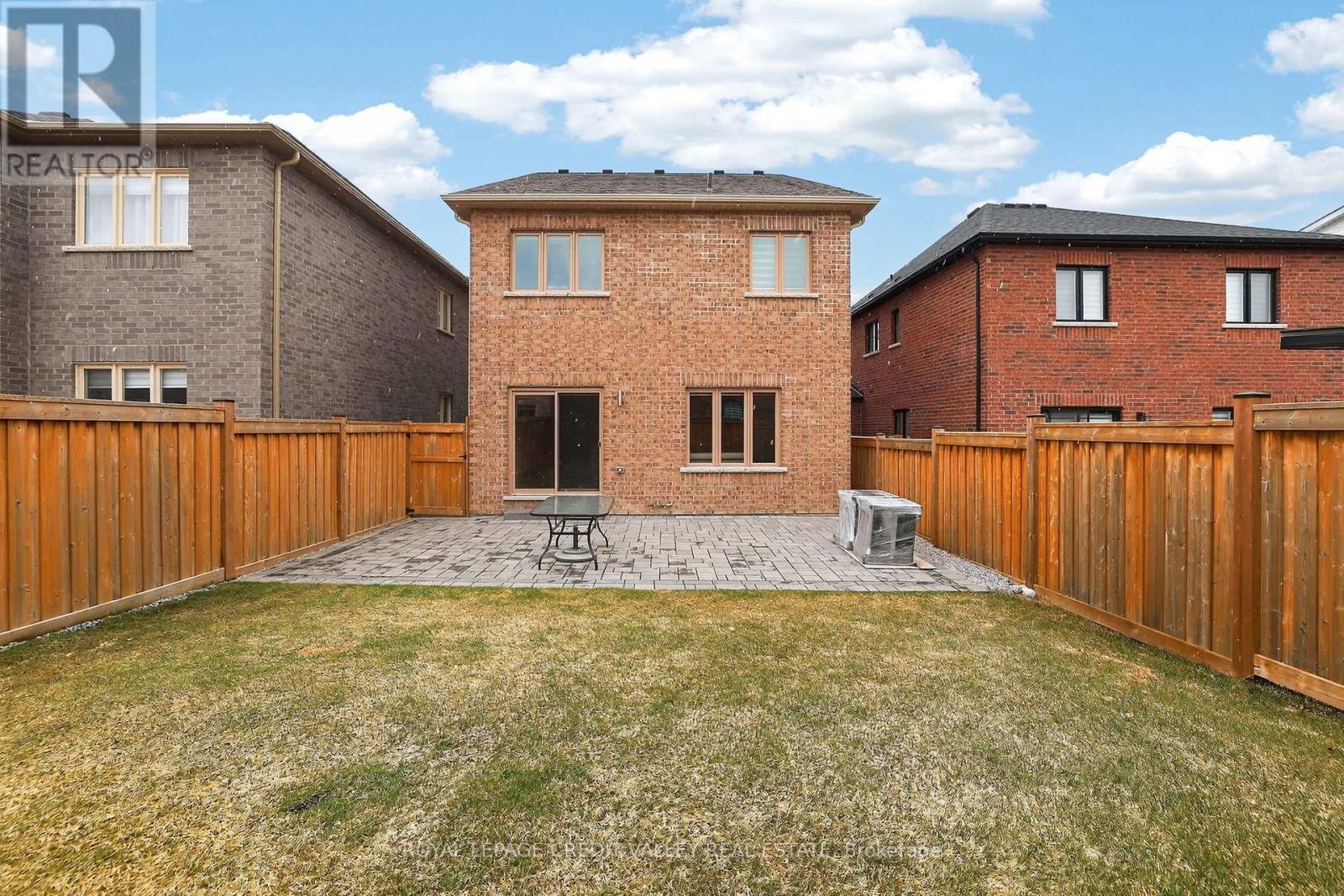 29 MEMORIAL COURT - 43