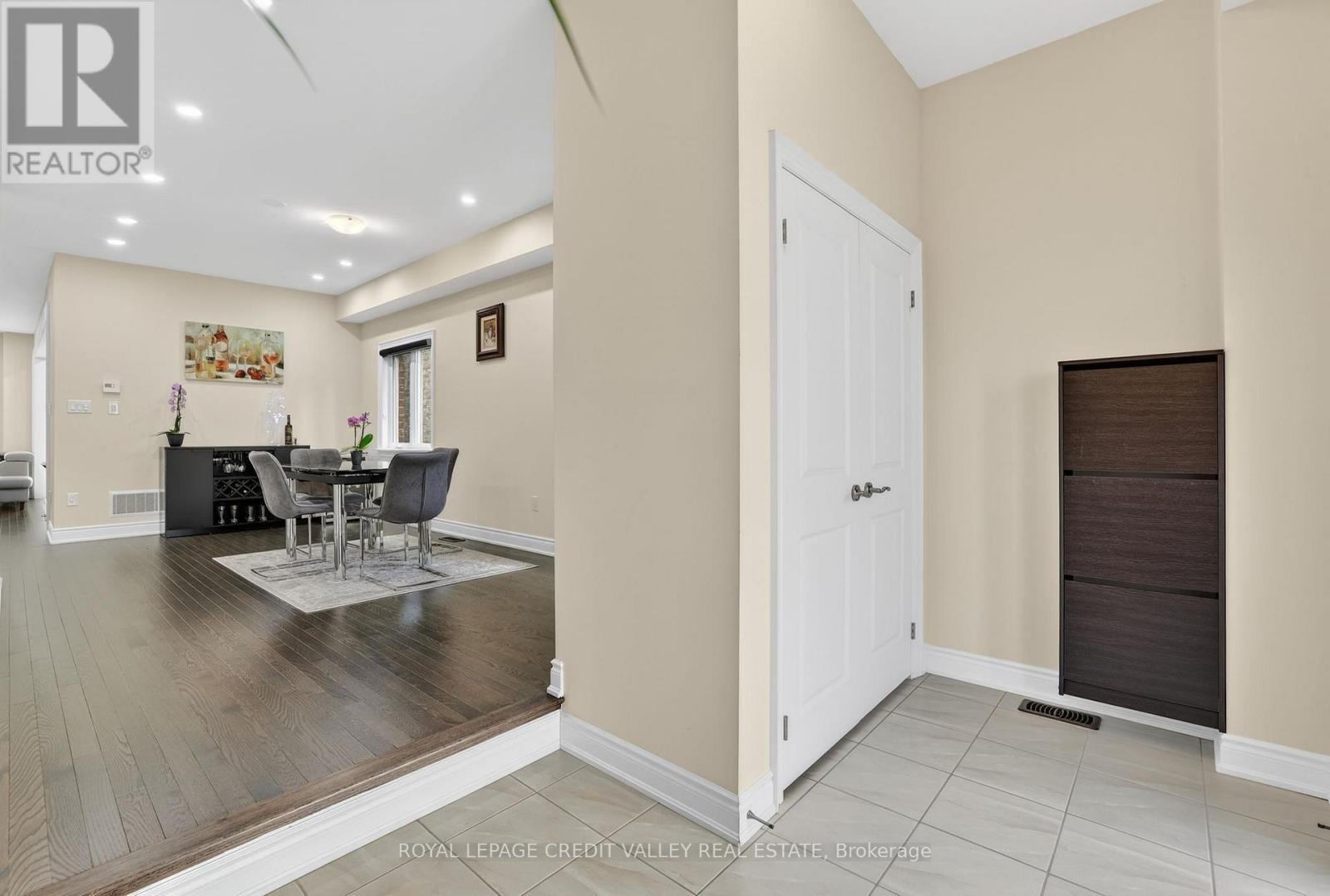 29 MEMORIAL COURT - 8