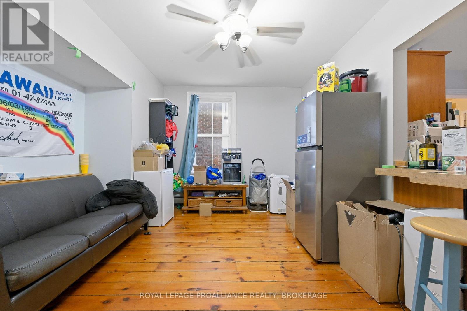 511 VICTORIA STREET - 17