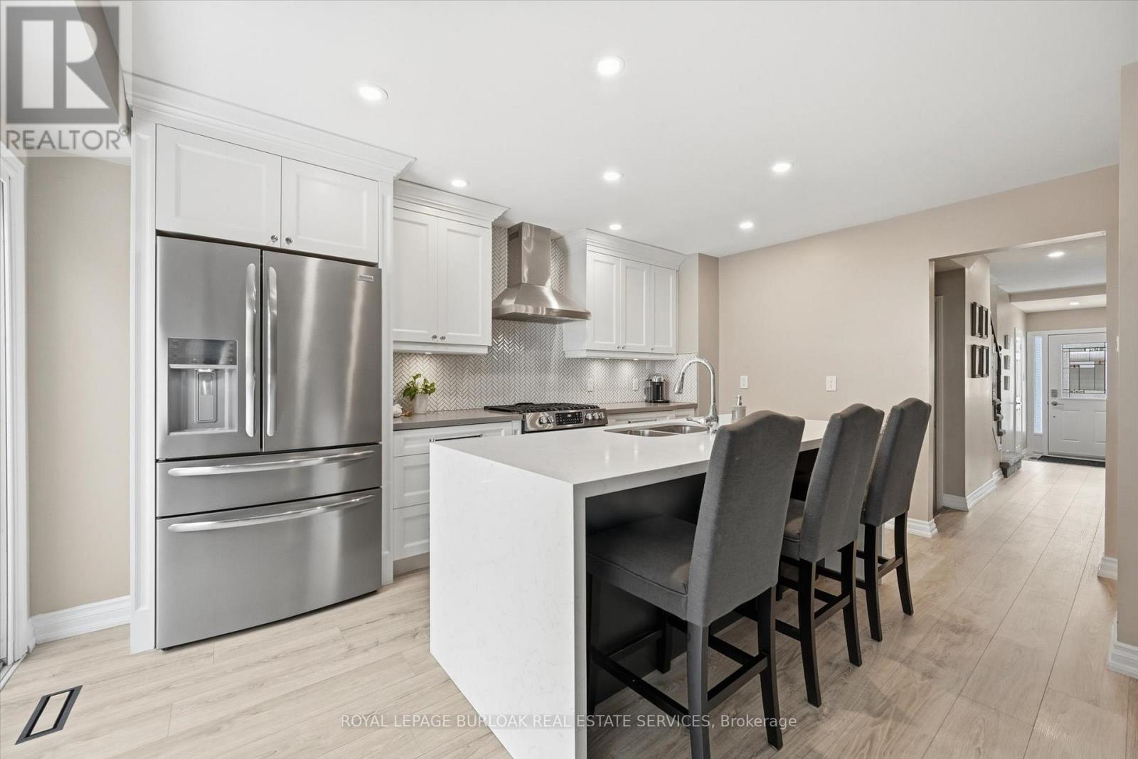 #38 5255 LAKESHORE ROAD - 15