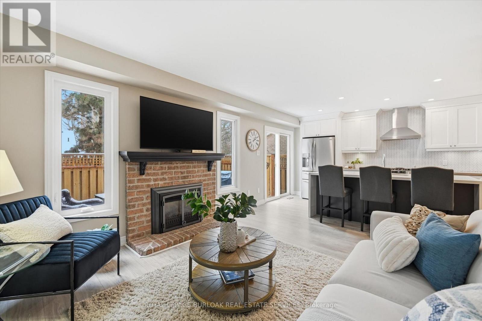 #38 5255 LAKESHORE ROAD - 19