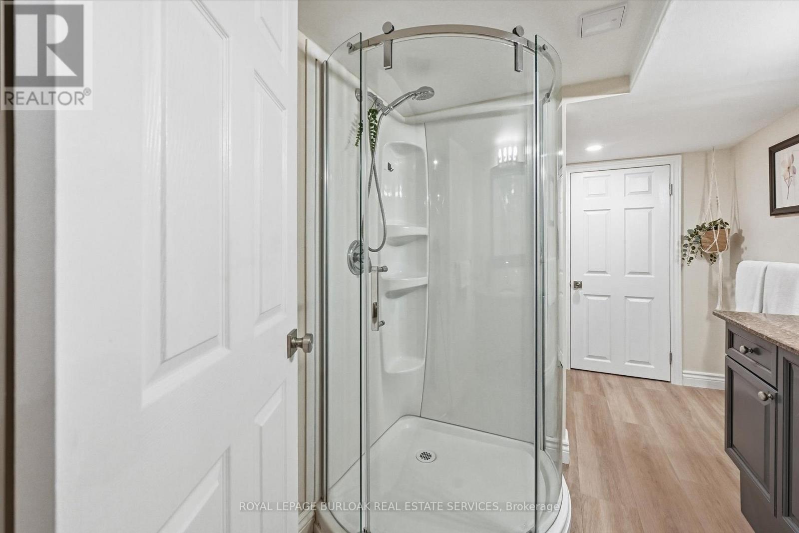 #38 5255 LAKESHORE ROAD - 42