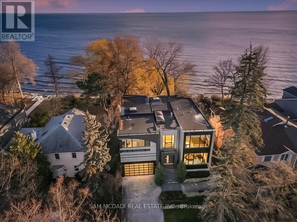 Listing photo of 67 LAKE PROMENADE