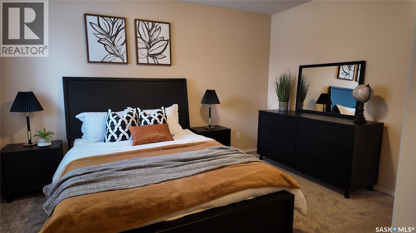 Single Family House for Sale in  Buckingham DRIVE E Regina 