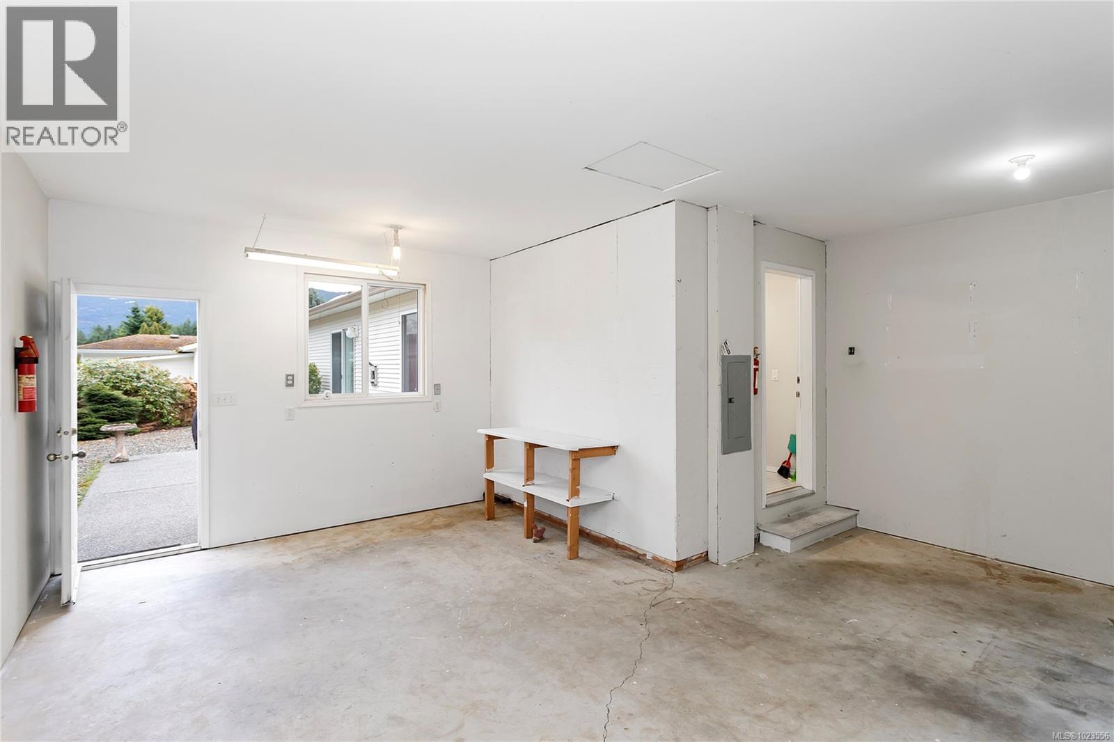 3951 VALEWOOD DR - 27